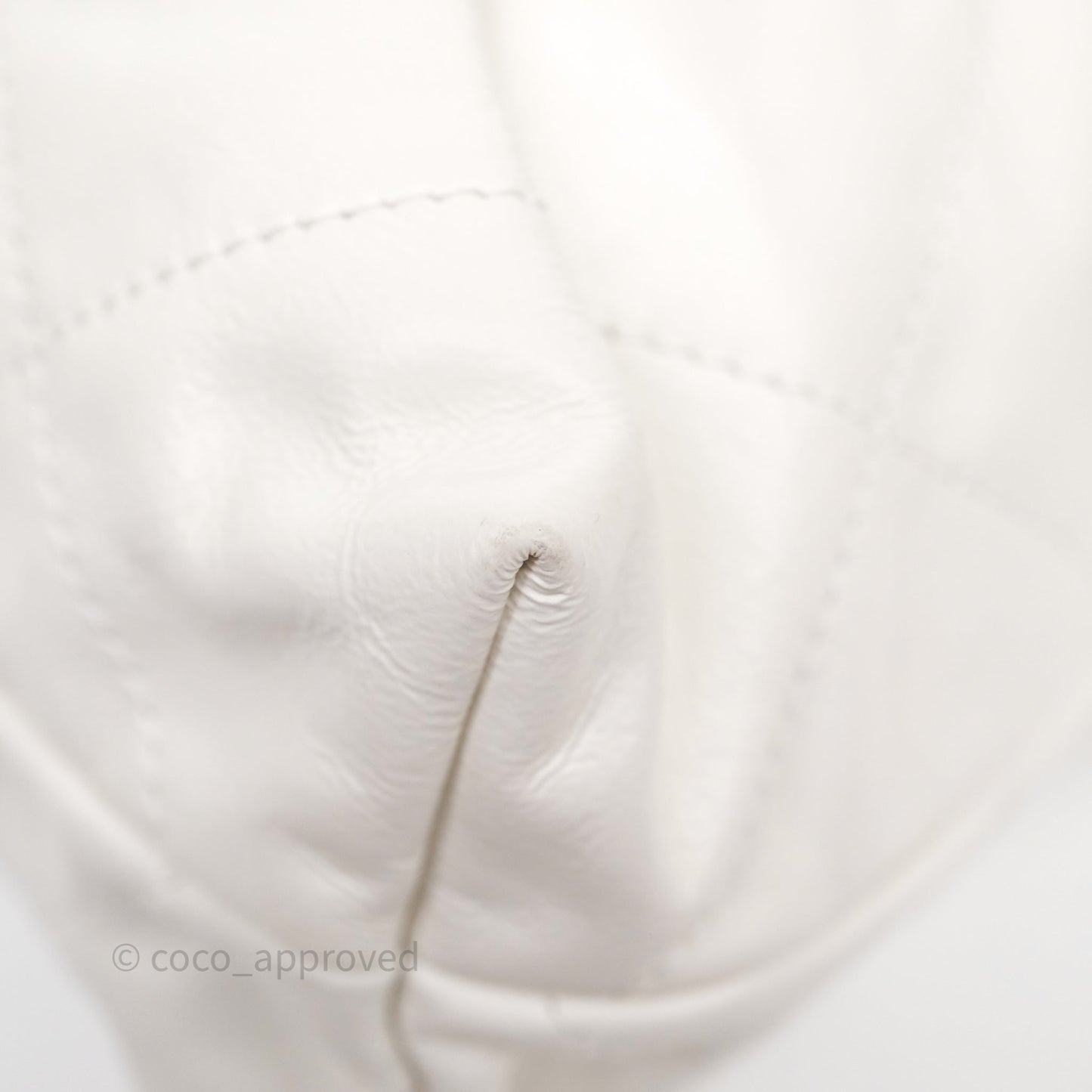Chanel 22 Small White Shiny Crumpled Calfskin Aged Gold Hardware