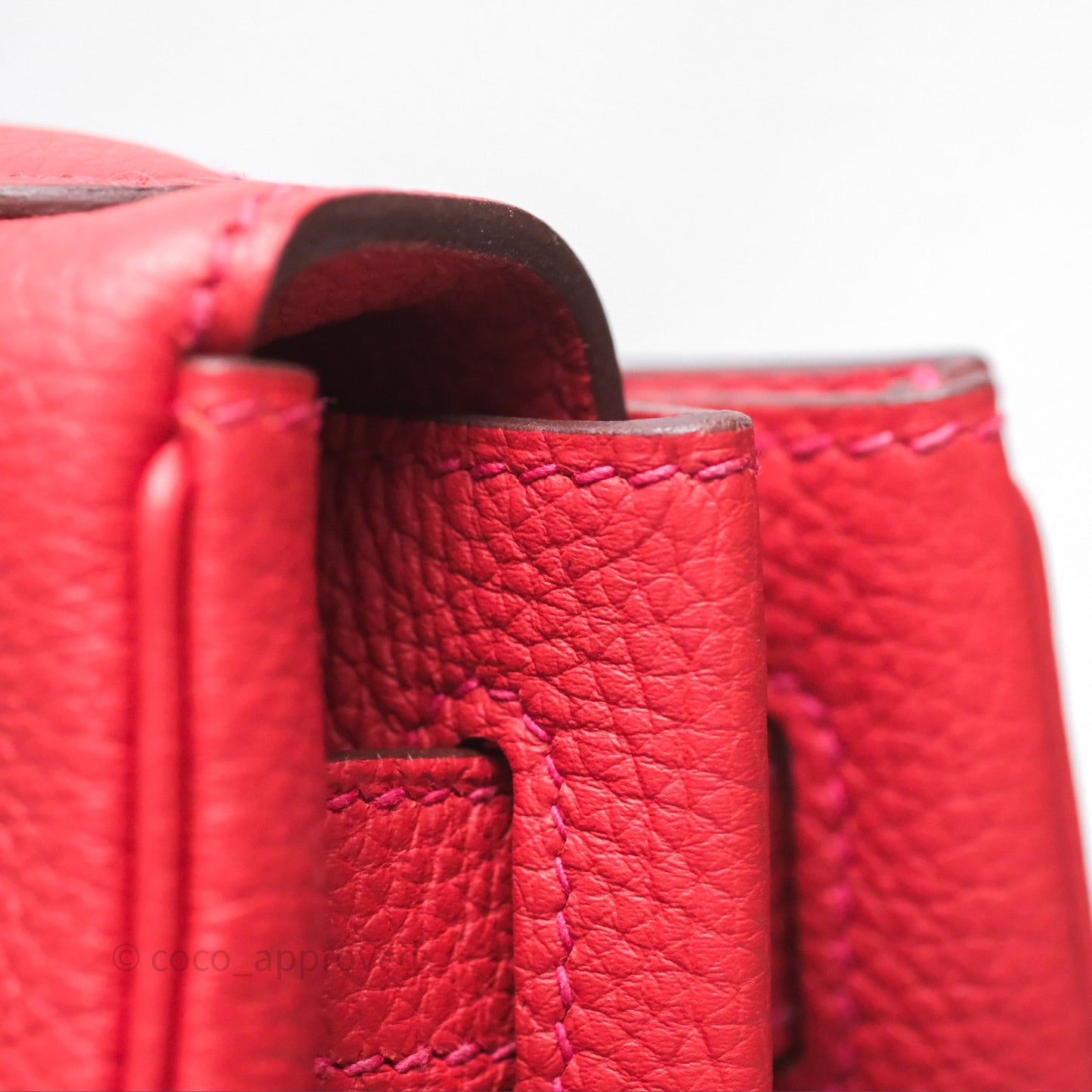 Hermès Kelly 28 Retourne Geranium D5 Togo Gold Hardware