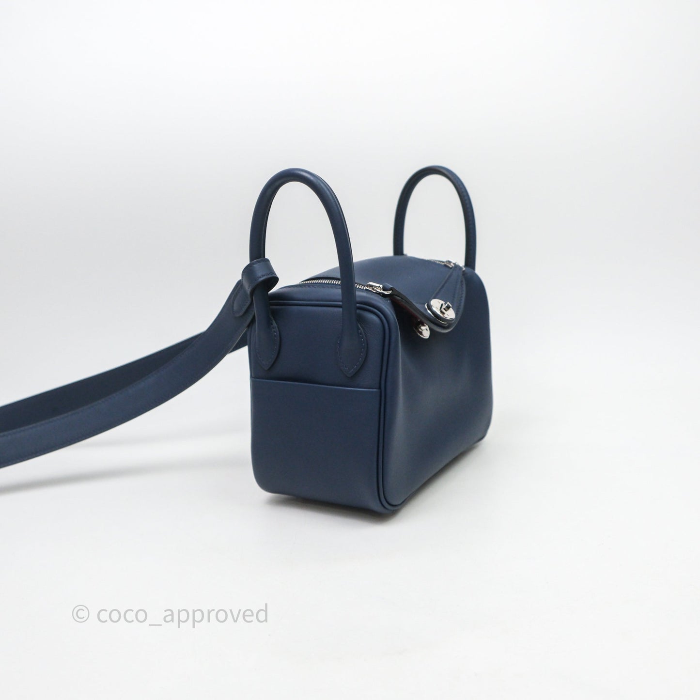 Hermès Mini Lindy II 20 Bleu Navy 7U / Rouge Grenat K1 Swift Palladium Hardware