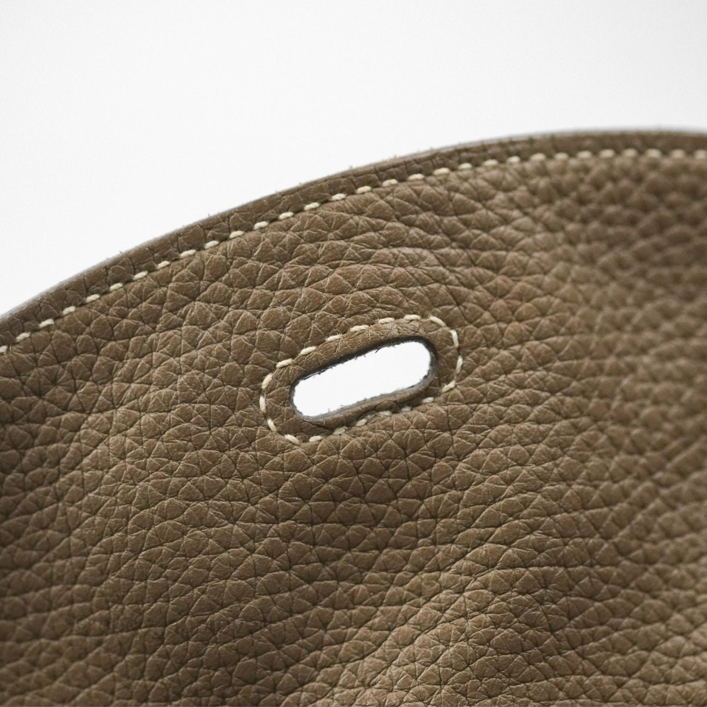 Hermès Lindy 26 Etoupe Clemence Gold Hardware