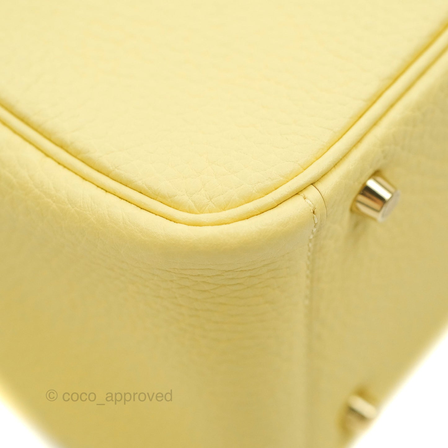 Hermès Mini Lindy 20 Taurillon Jaune Poussin Clemence Gold Hardware