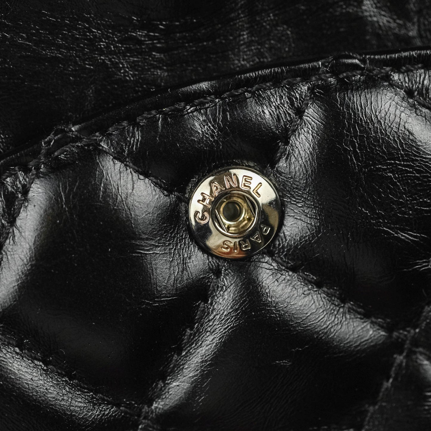 Chanel Reissue Quilted Aged Calfskin Beige & Black Ruthenium Hardware 226