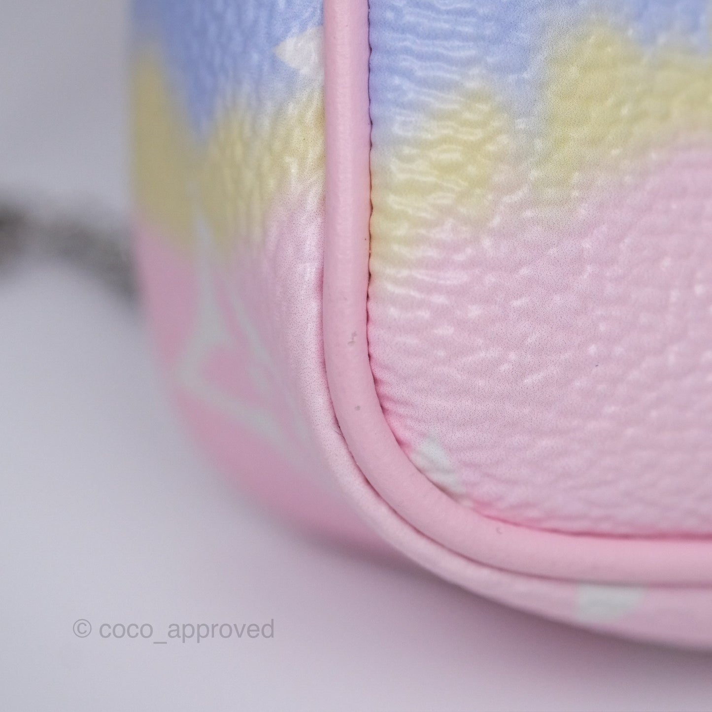 Louis Vuitton Mini Pochette Accessories Escale Pastel Monogram