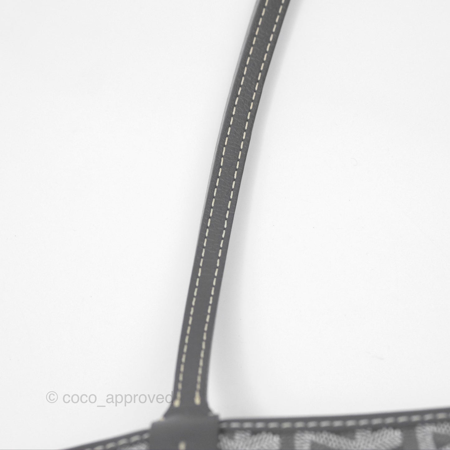 Goyard St Artois Tote MM ⁣⁣⁣⁣⁣⁣⁣⁣⁣⁣⁣⁣⁣⁣⁣⁣⁣⁣⁣⁣Grey Canvas