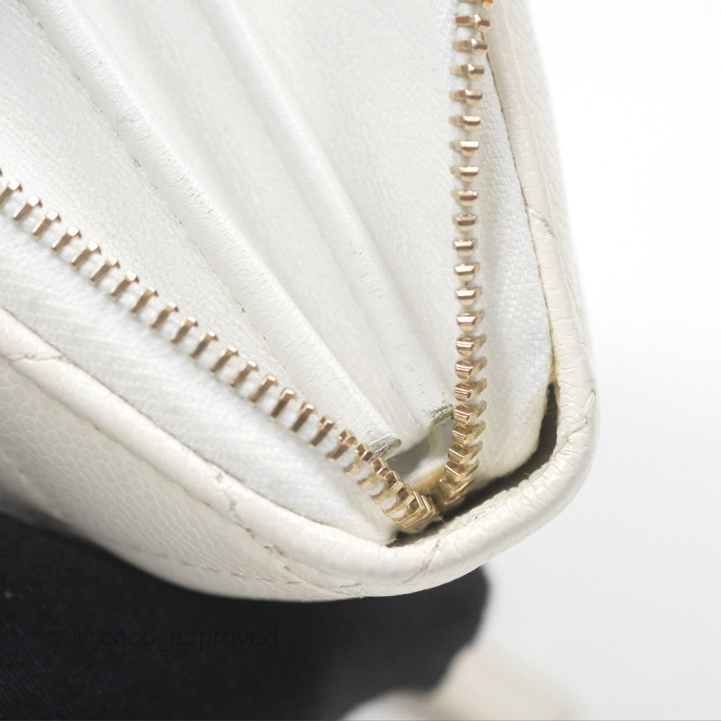 Chanel Classic Zipped Coin Purse White Caviar Gold Hardware