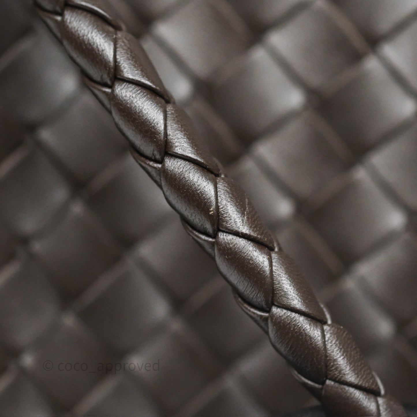 Bottega Veneta Medium Andiamo Bag Fondant Brown Intrecciato Lambskin