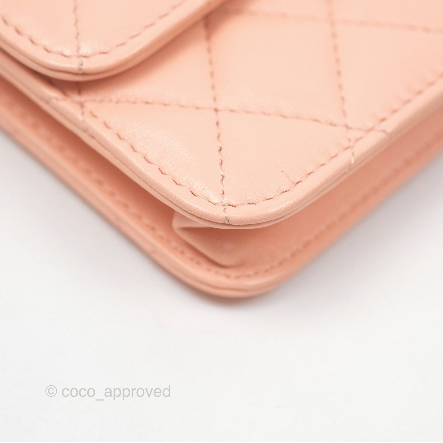 Chanel Pearl Crush Card Holder Pink Beige Lambskin Aged Gold Hardware