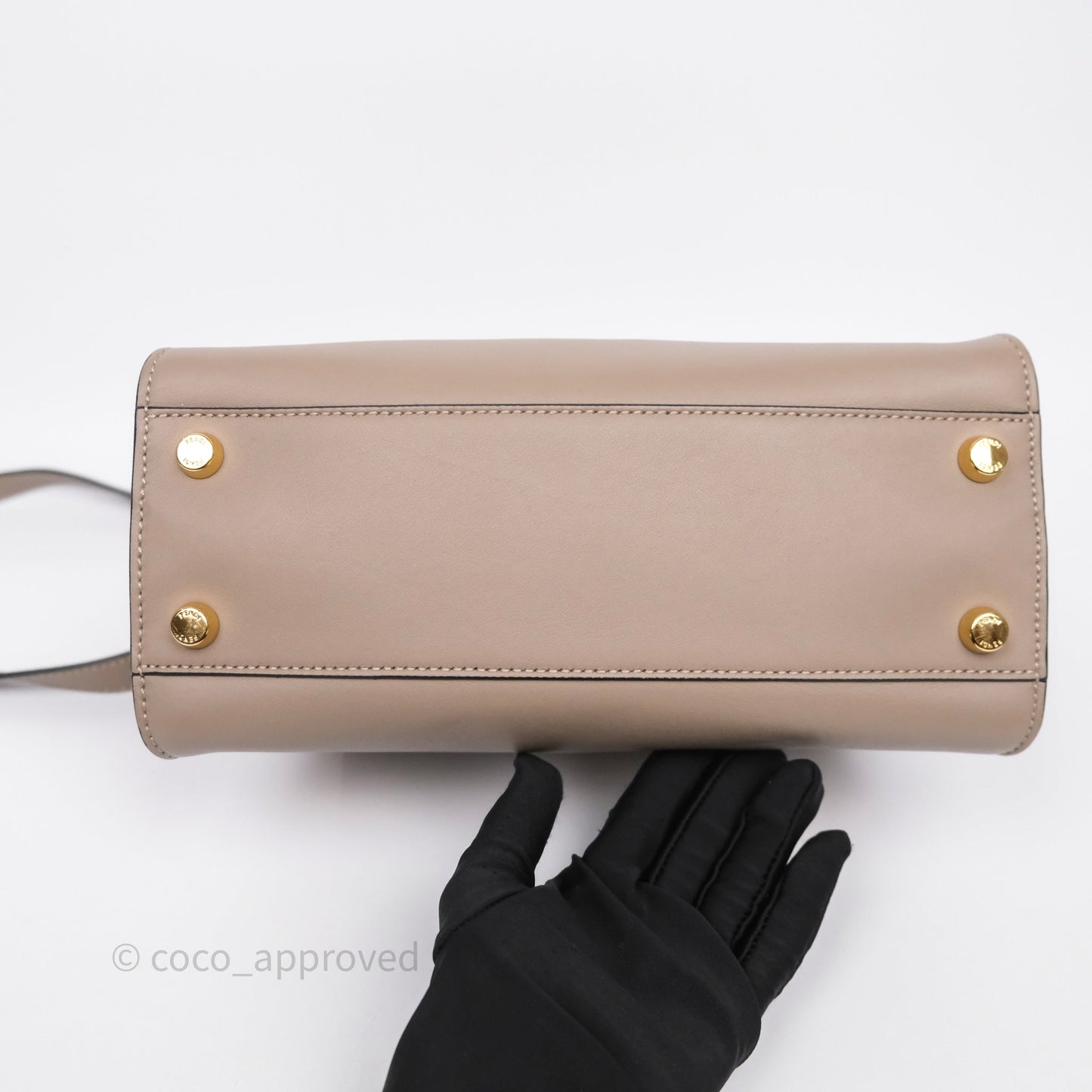Fendi Peekaboo Iconic Essentially Bag Calfskin Beige