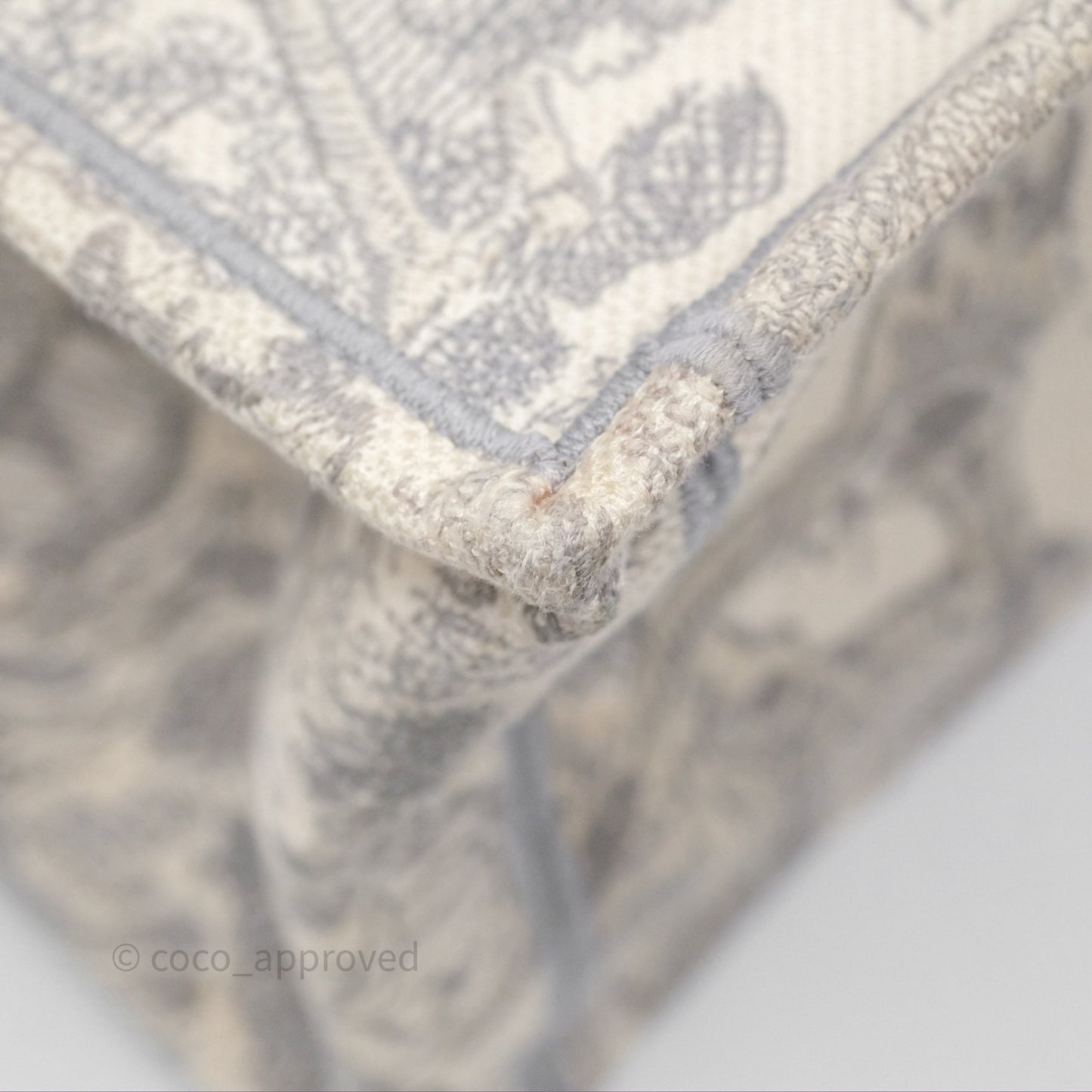 Christian Dior Medium (Old Small) Embroidered Toile De Jouy Light Grey Canvas Book Tote