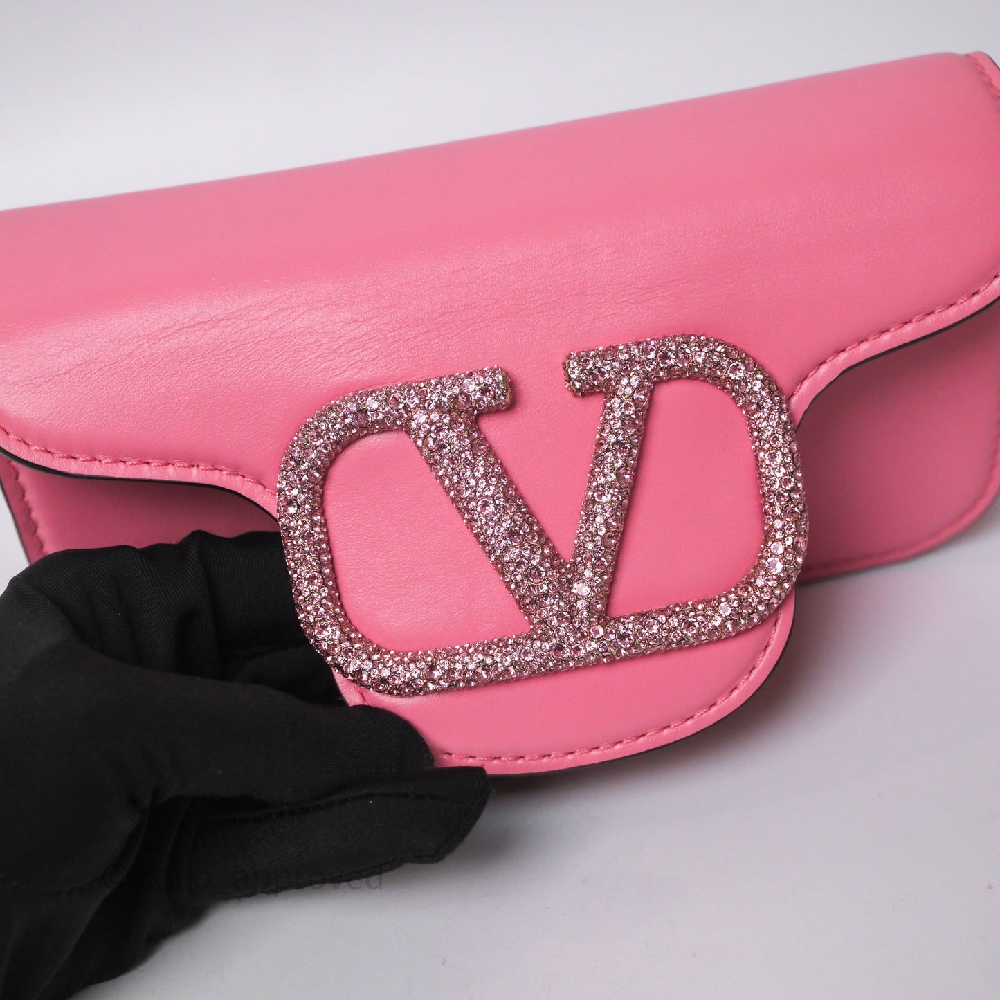 Valentino Garavani Locò Small Shoulder Bag Pink Calfskin Gold Hardware