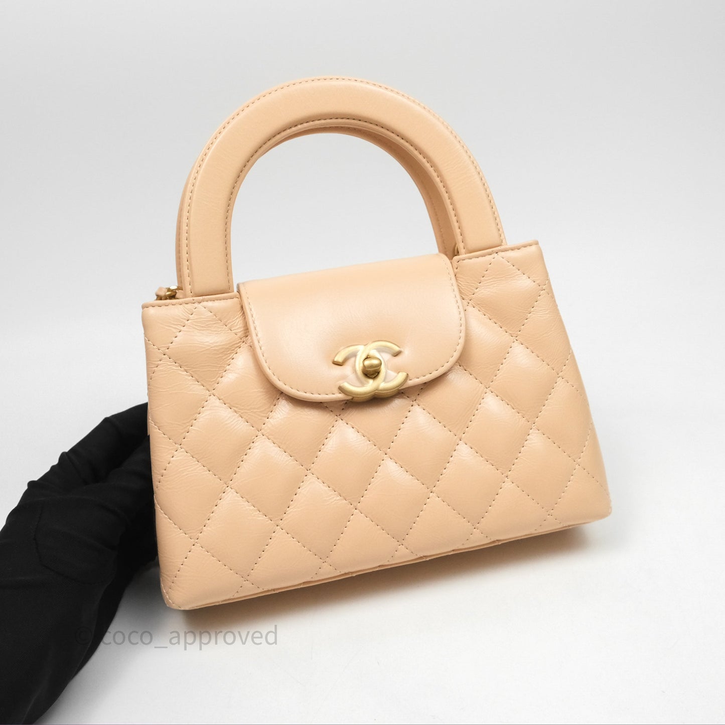 Chanel Kelly Bag Quilted Light Beige Shiny Crumpled Calfskin Aged Gold Hardware