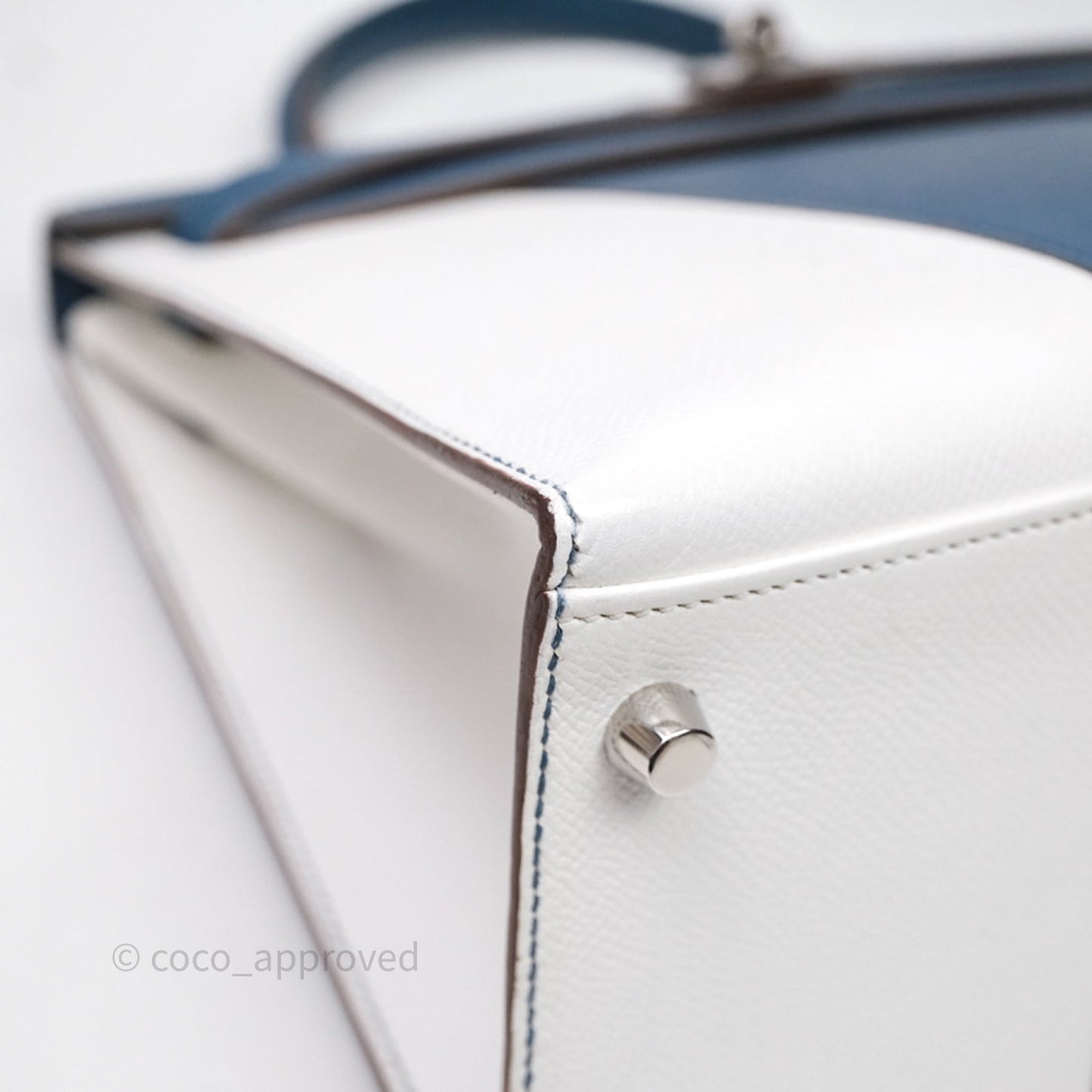 Hermès Kelly 32 Sellier Bleu Thalassa 7A/ White Epsom Palladium Hardware