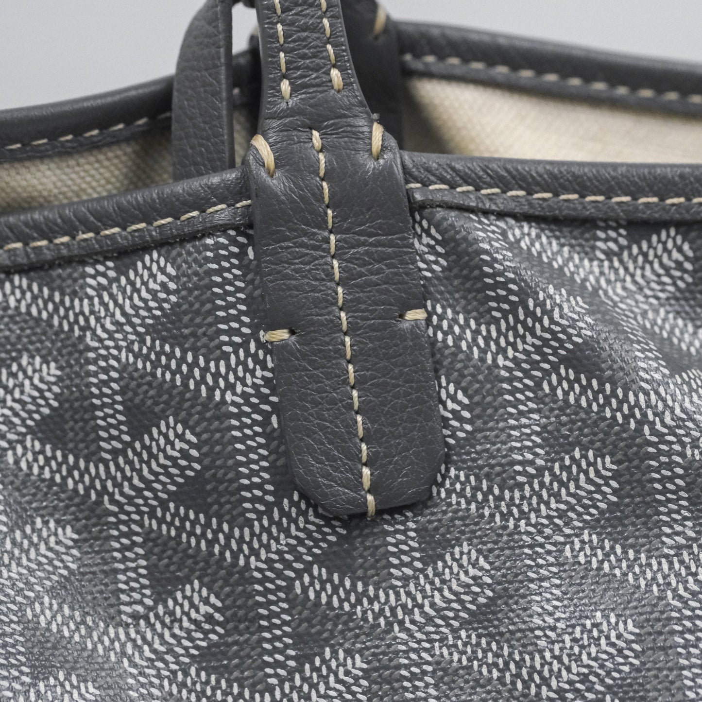 Goyard St Louis Tote PM ⁣⁣⁣⁣⁣⁣⁣⁣⁣⁣⁣⁣⁣⁣⁣⁣⁣⁣⁣⁣Grey Canvas