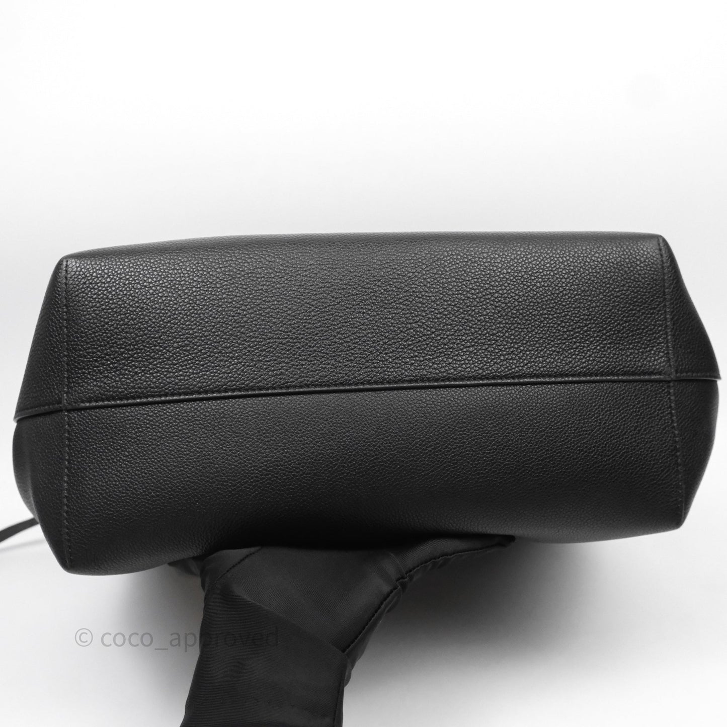 Celine Medium Cabas Anaïs Cuir Triomphe in Grained Calfskin Black