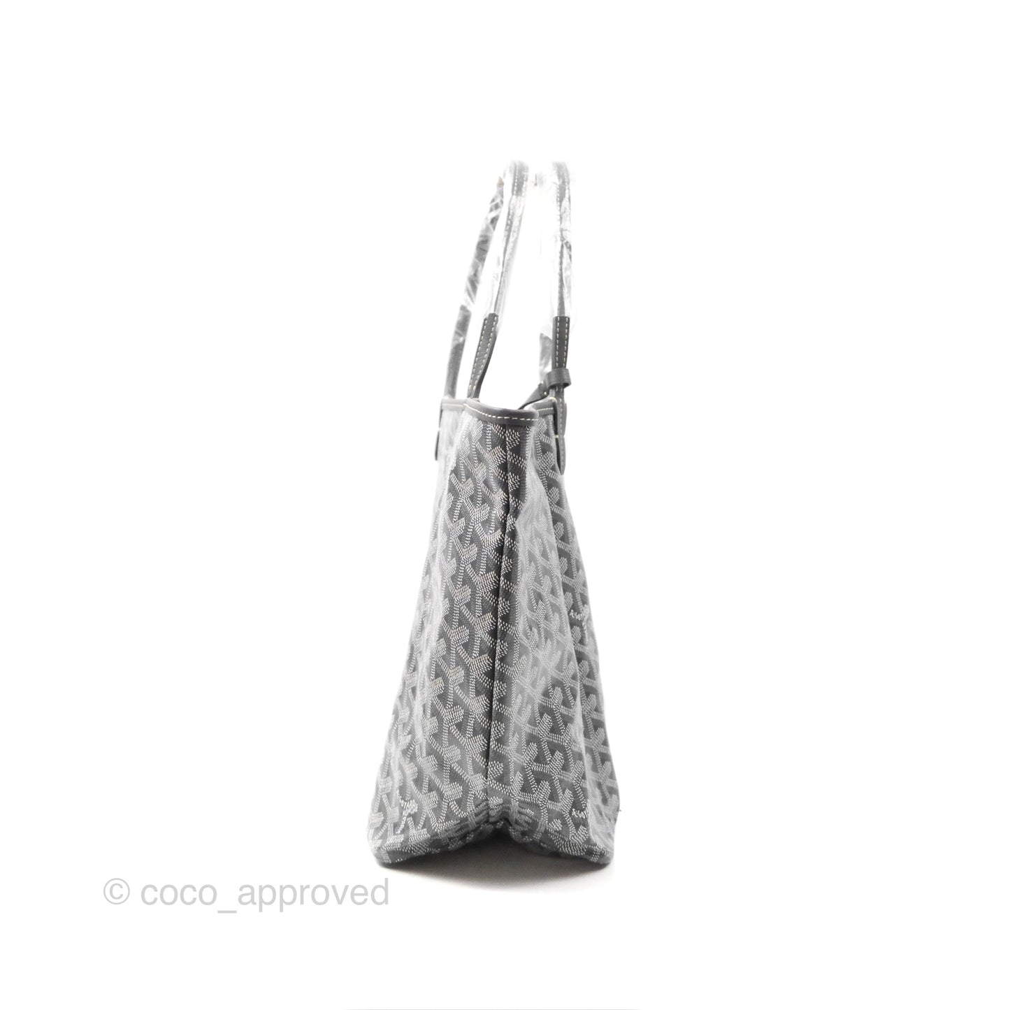 Goyard St Louis Tote PM ⁣⁣⁣⁣⁣⁣⁣⁣⁣⁣⁣⁣⁣⁣⁣⁣⁣⁣⁣⁣Grey Goyardine Canvas