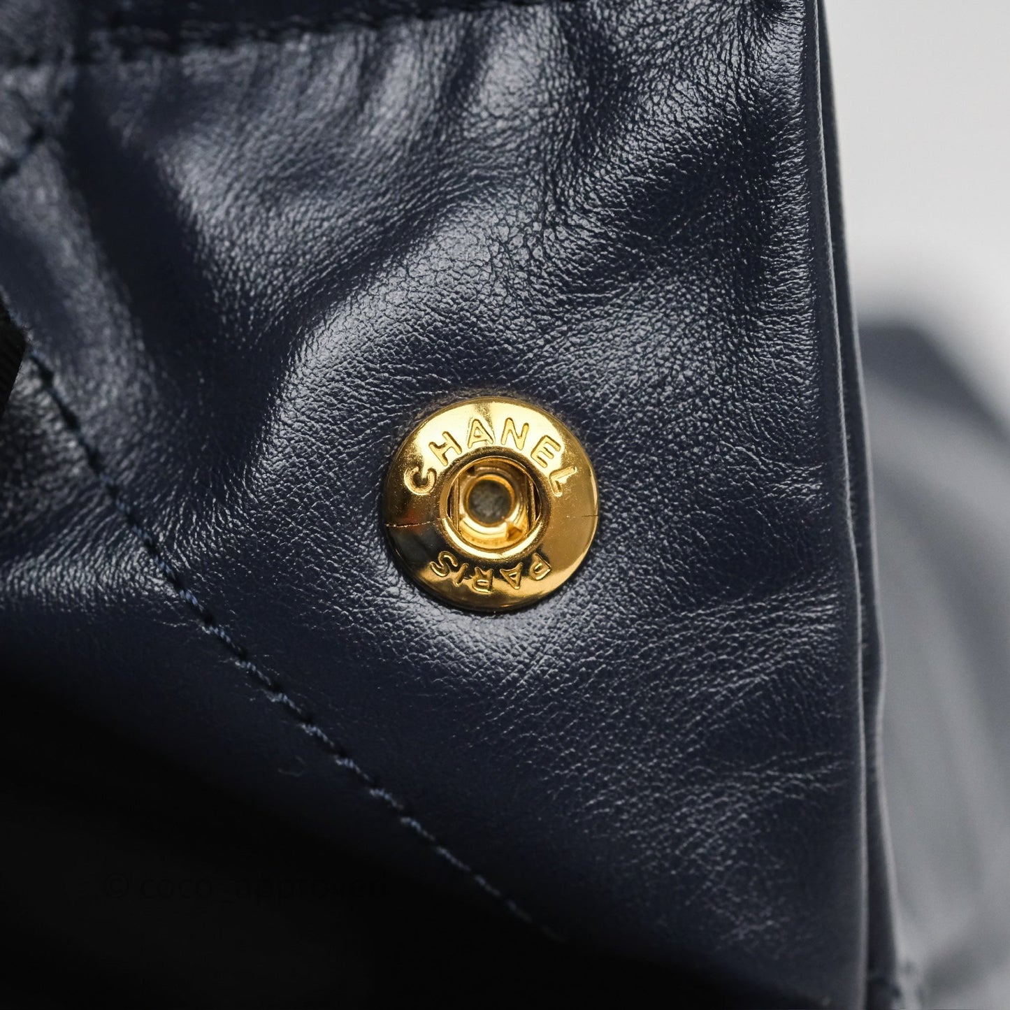 Chanel 22 Medium Navy Shiny Calfskin Aged Gold Hardware
