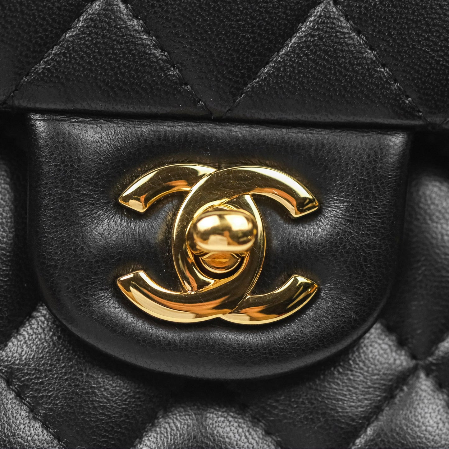 Chanel Classic M/L Medium Flap Quilted Black Lambskin Gold Hardware