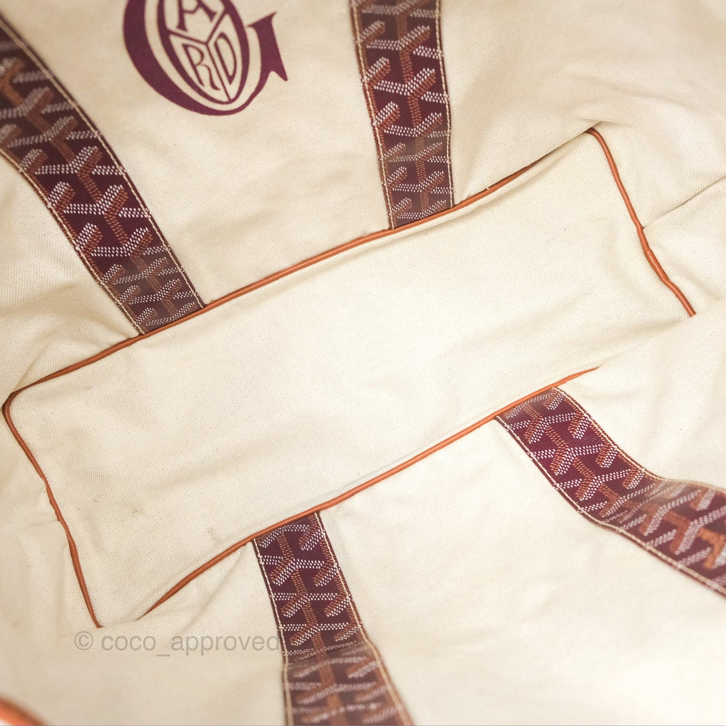 Goyard St Louis Pertuis Tote PM ⁣⁣⁣⁣⁣⁣⁣⁣⁣⁣⁣⁣⁣⁣⁣⁣⁣⁣⁣⁣Burgundy