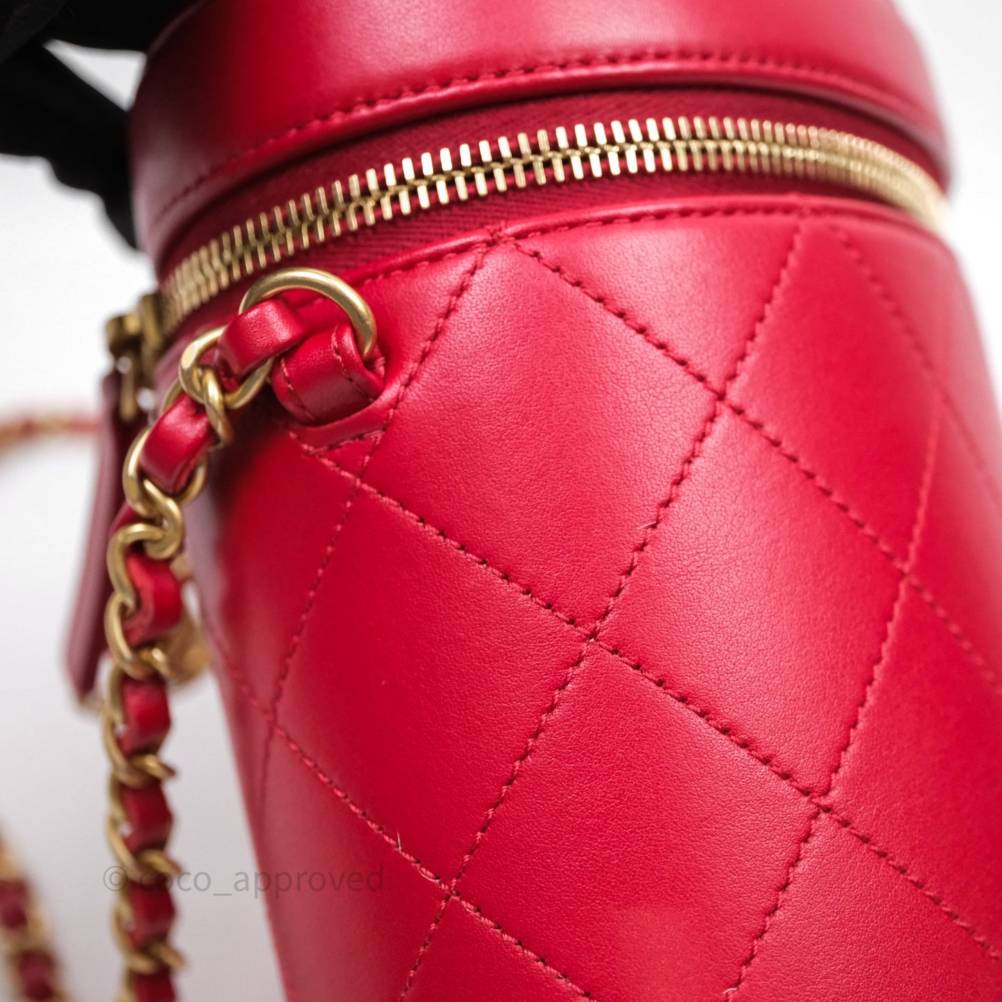 Chanel CC Vanity Case Red Calfskin Aged Gold Hardware