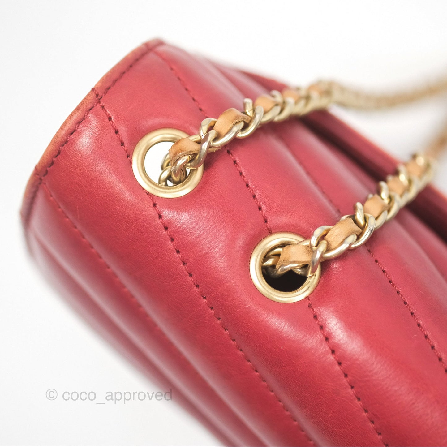 Chanel Chevron Shoulder Bag Red Calfskin Aged Gold Hardware