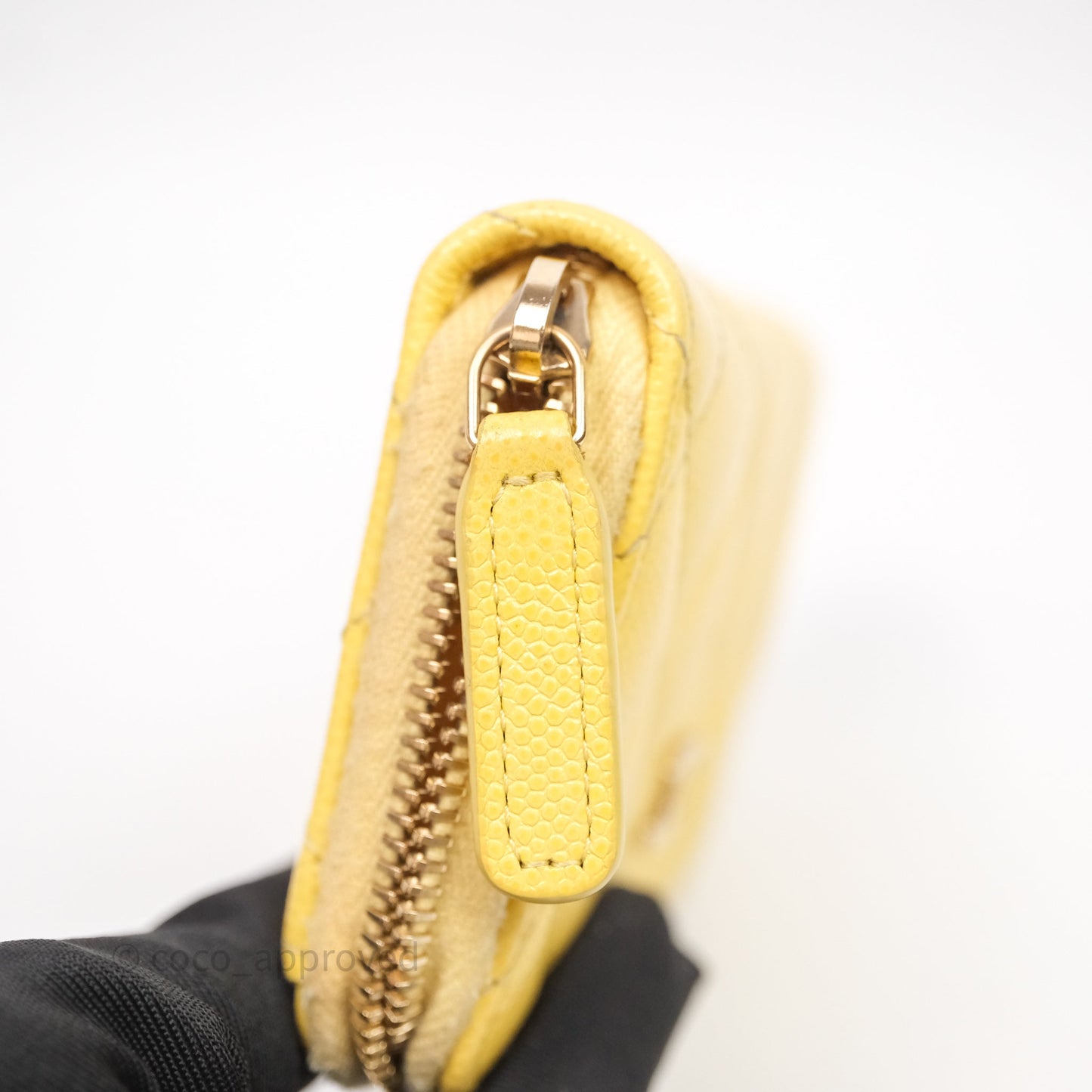 Chanel Quilted Zip Card Holder Caviar Yellow Gold Hardware