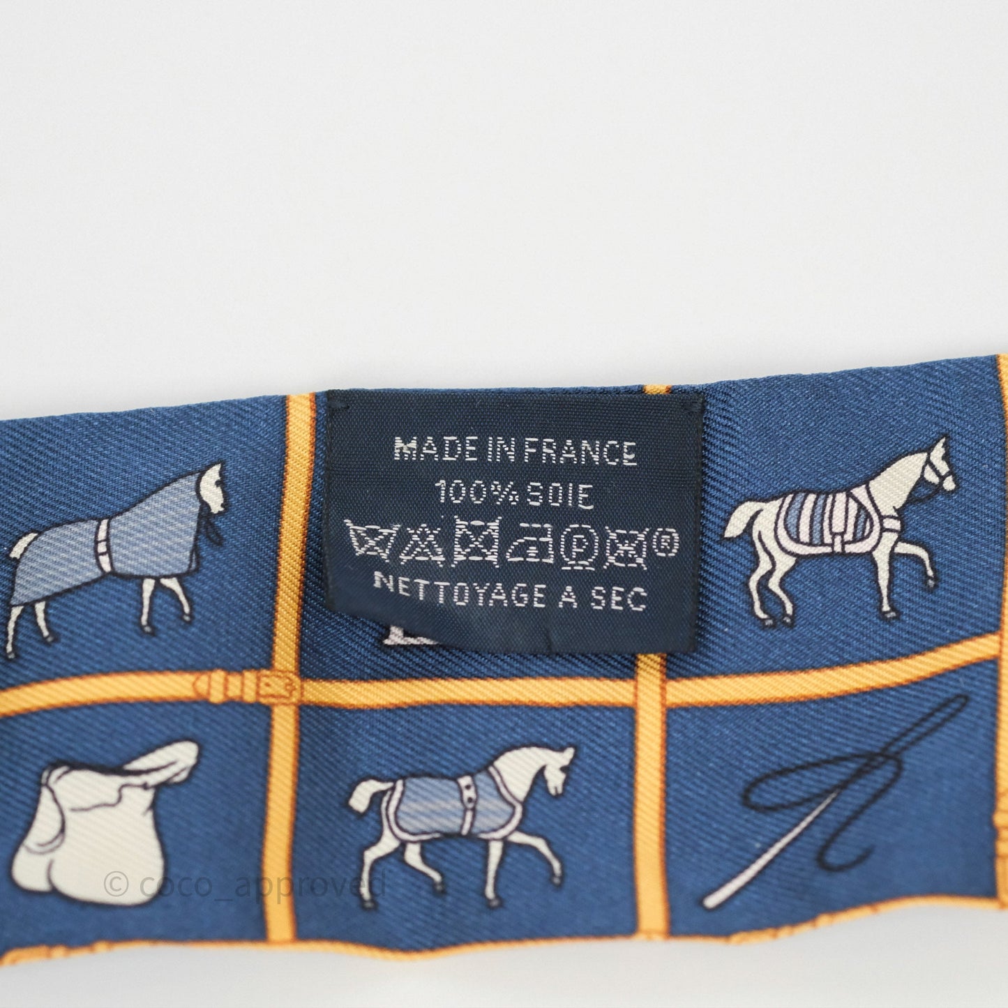 Hermès Couvertures et Tenues de Jour Silk Twilly