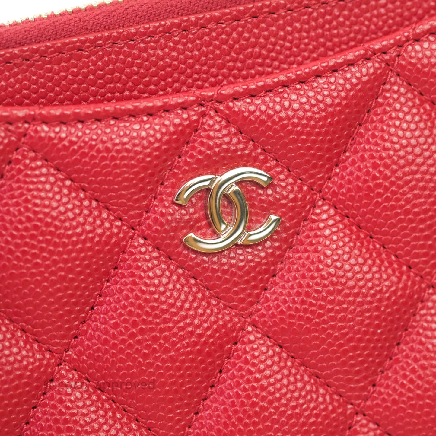 Chanel Quilted CC Zipped Card Holder Caviar Red Gold Hardware