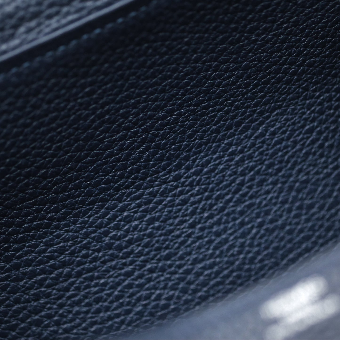 Hermès Lindy 26 Bleu Nuit 2Z Clemence Palladium Hardware