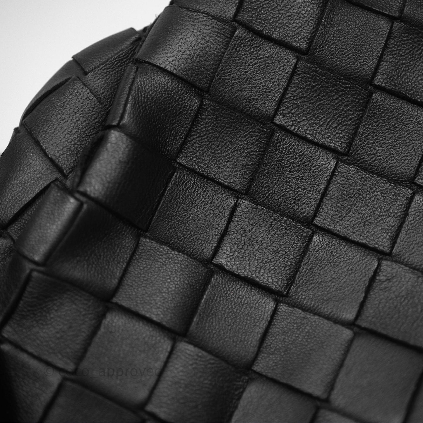 Bottega Veneta Mini Pouch Black Intrecciato Calfskin