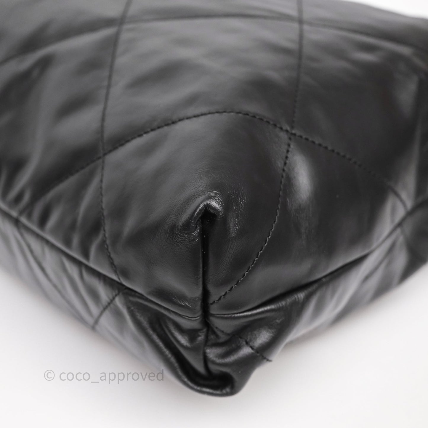 Chanel 22 Medium Black Crumpled Calfskin Aged Gold Hardware