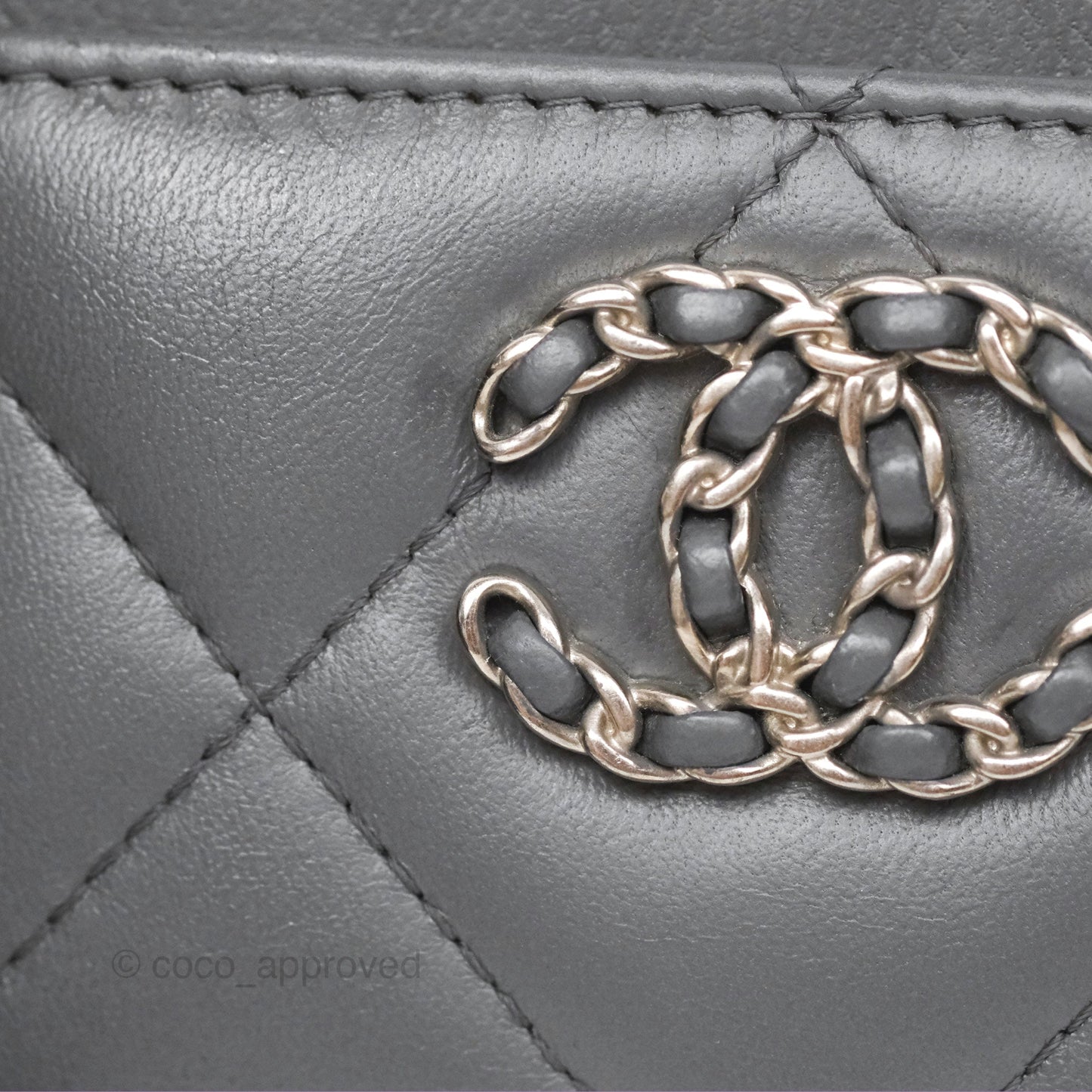 Chanel 19 Quilted Flat Card Holder Dark Grey Lambskin