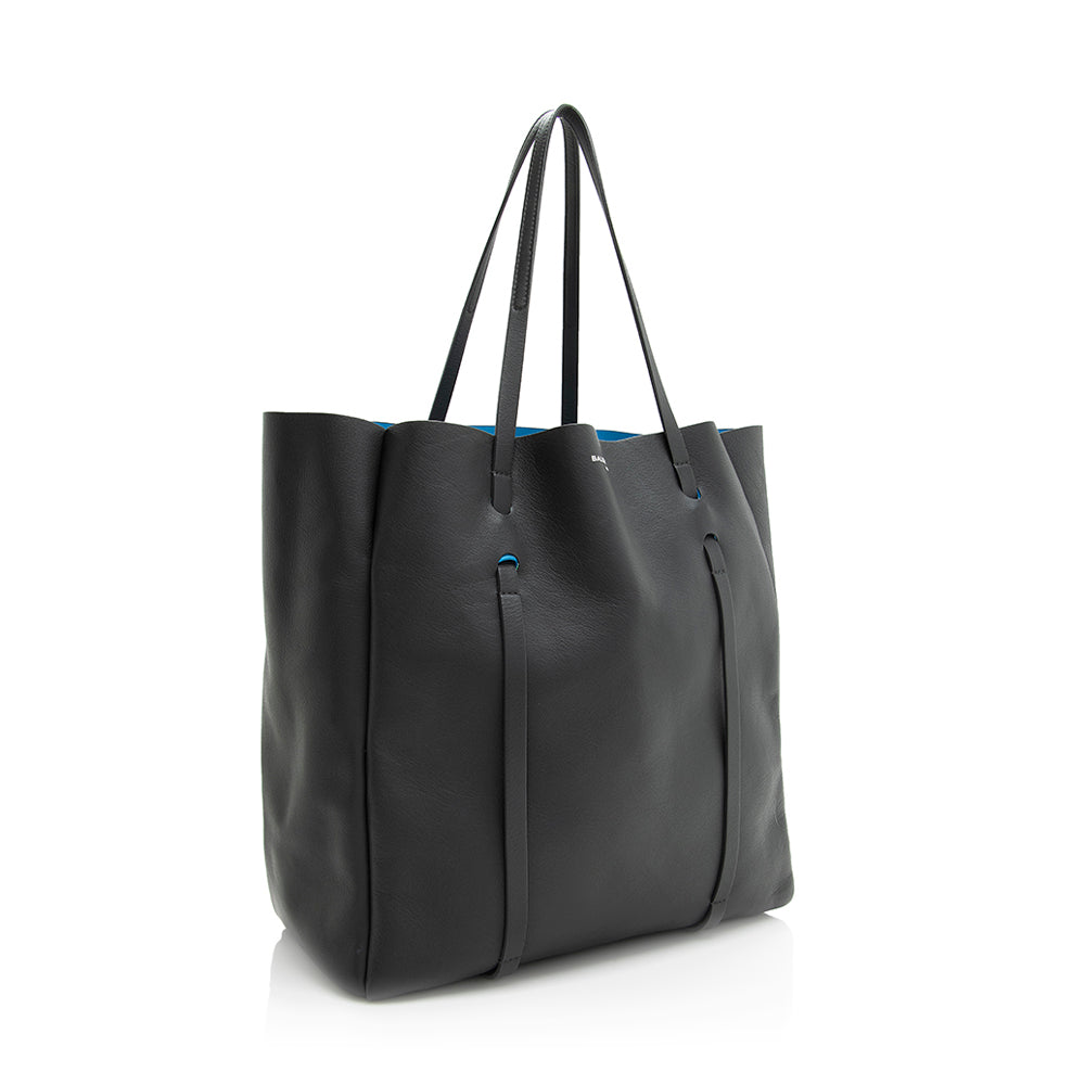 Luxury Balenciaga Calfskin Everyday Medium Tote (SHF-20311)