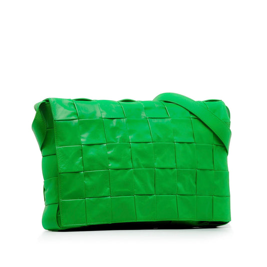 Luxury Bottega Veneta Maxi Intrecciato Cassette Crossbody Bag (SHG-slCZsv)
