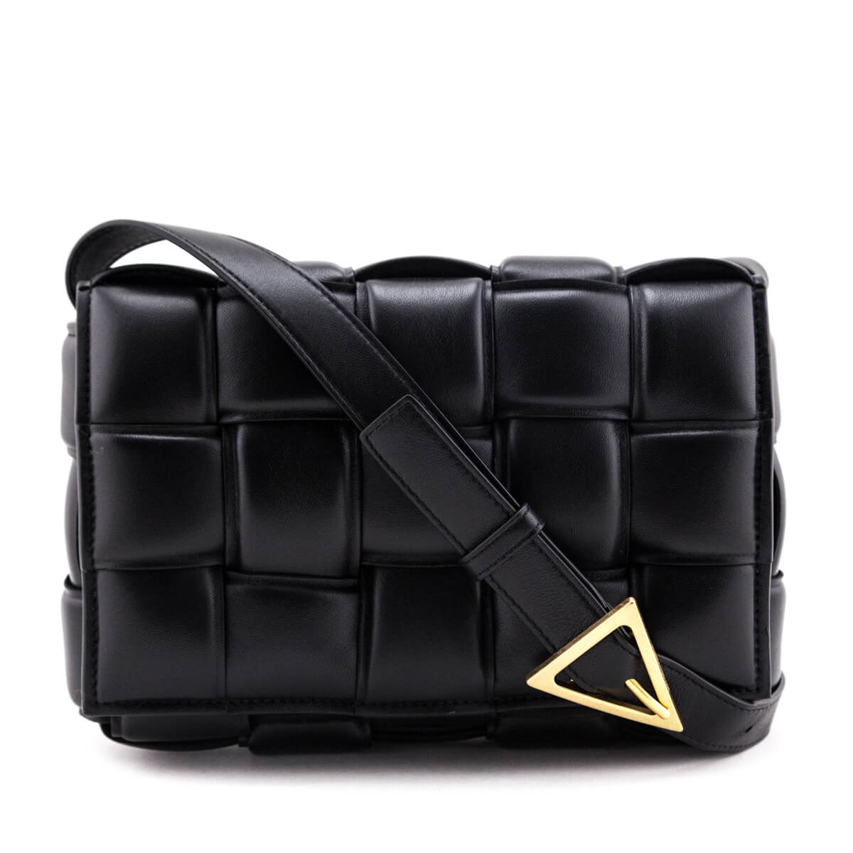 Luxury Bottega Veneta Black Lambskin Maxi Intreccio Padded Cassette Crossbody