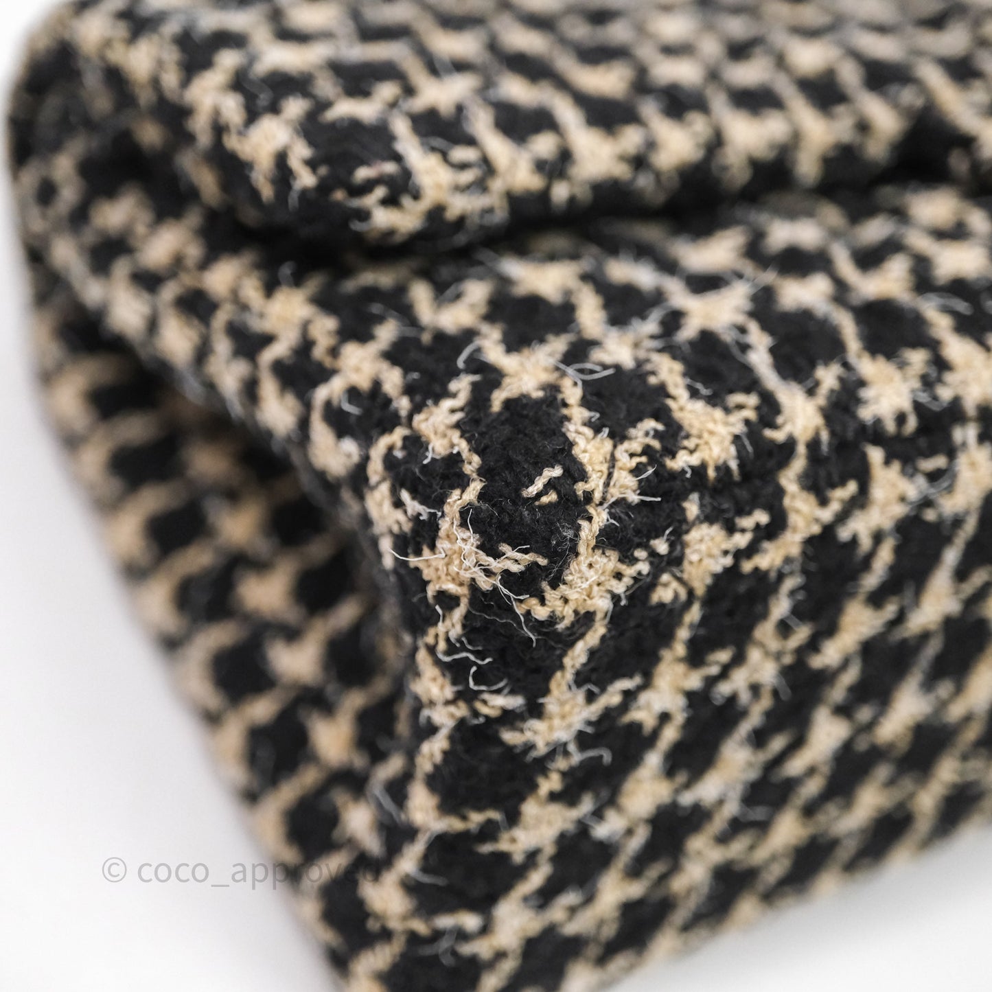Chanel Reissue 225 Black Beige Houndstooth Tweed Antique Gold Hardware