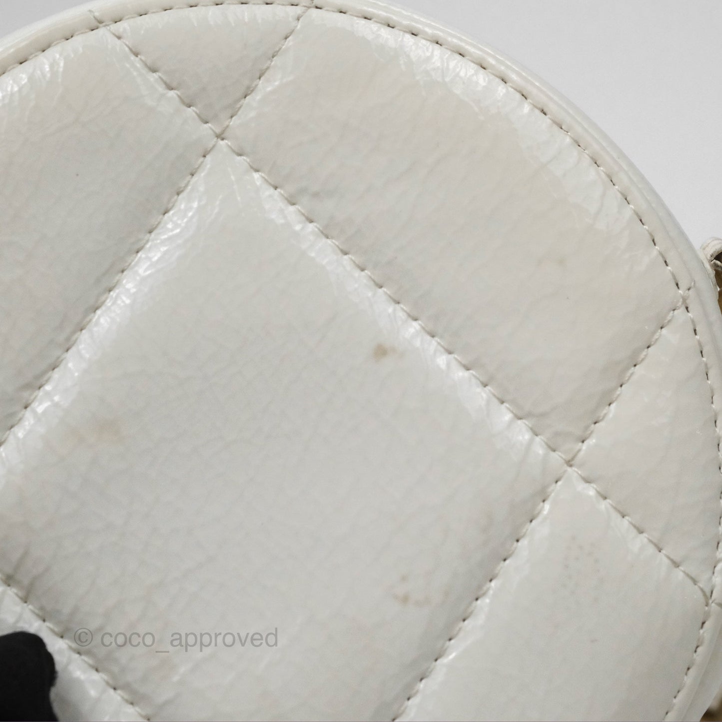 Chanel 19 Round Clutch With Chain White Glazed Calfskin Mixed Hardware