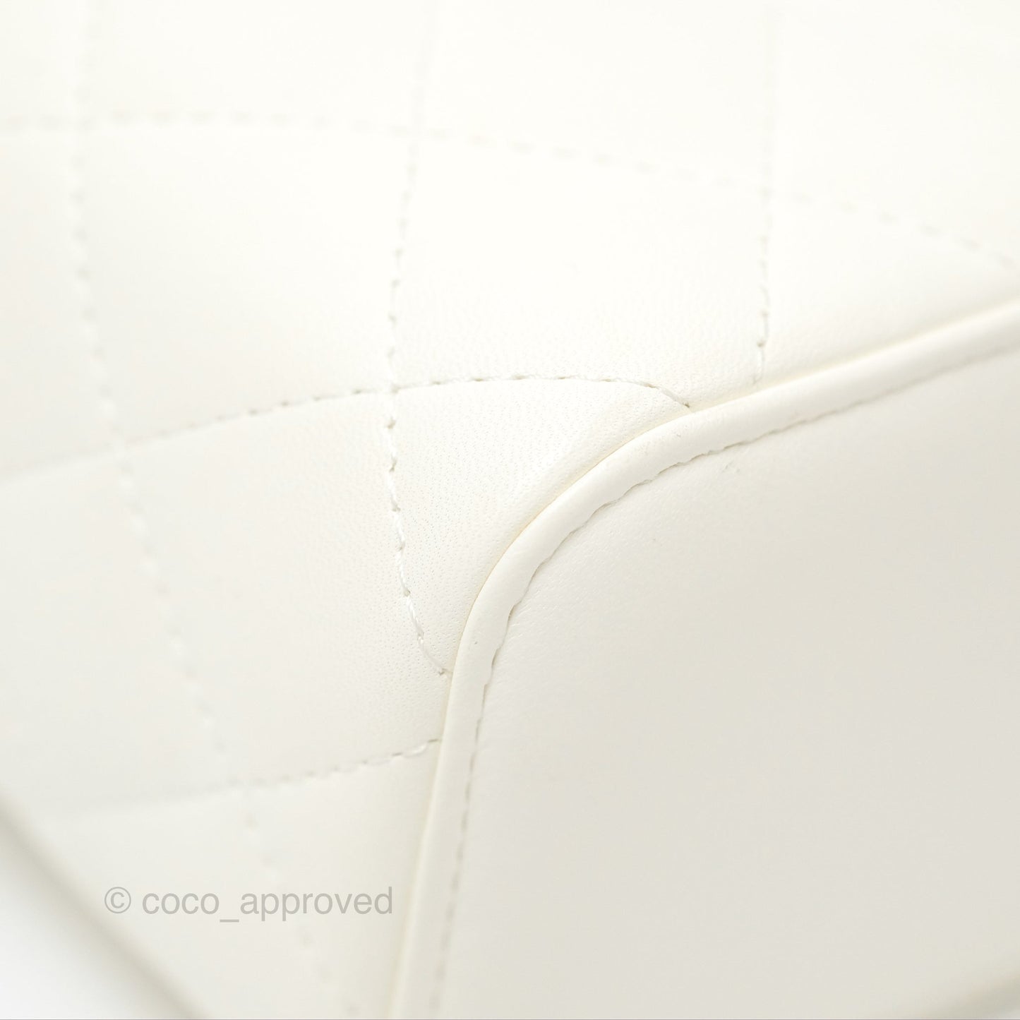 Chanel Mini Pearl Crush Vanity With Chain White Lambskin Gold Hardware
