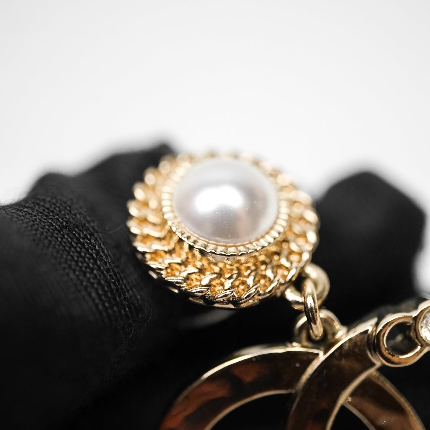 Chanel CC Coco Round Pearl Drop Earrings Gold Tone 22P