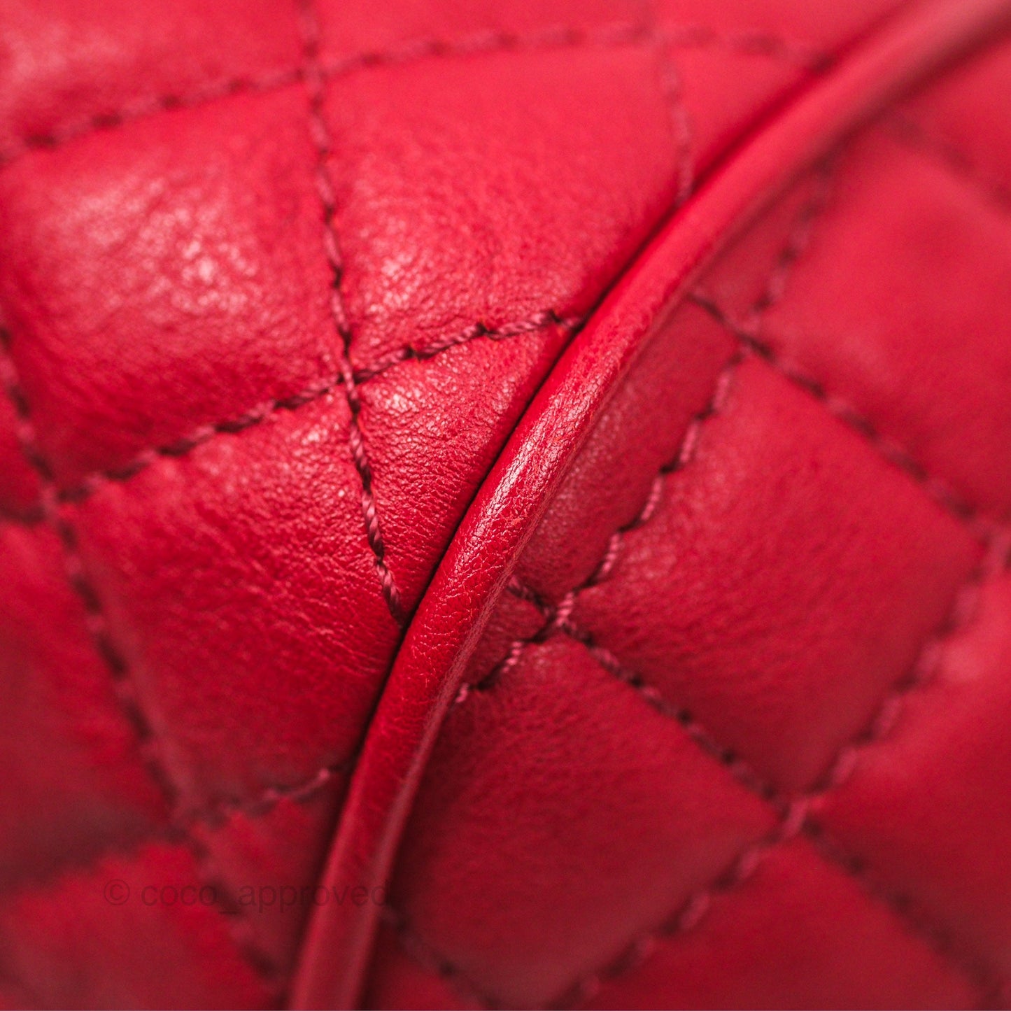 Chanel Quilted Kisslock Handbag With Chain Red Calfskin Gold Hardware