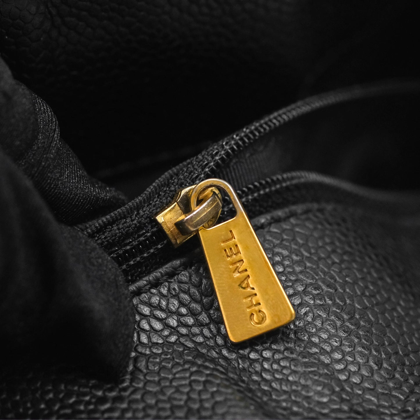 Chanel Vintage CC Tote Bag Black Caviar
