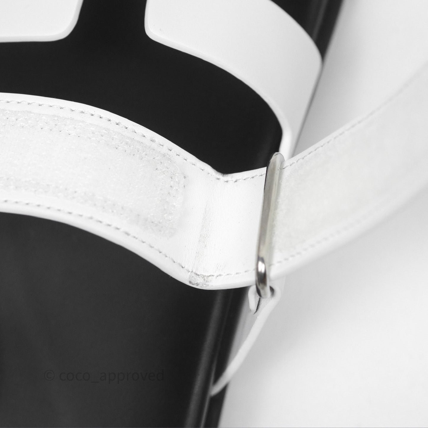 Hermès Chypre Sandal Calfskin Black/White Size 36