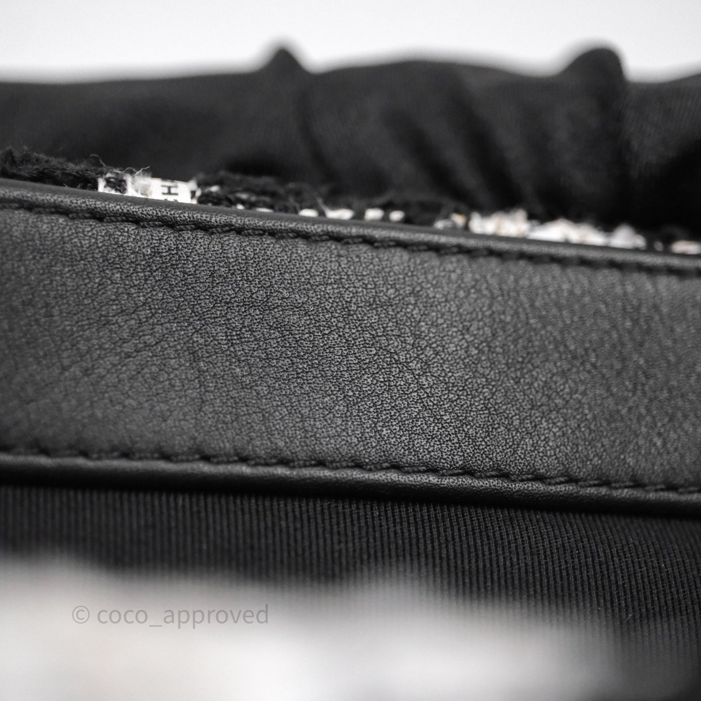 Chanel 19 Small Tweed Houndstooth Black & White Mixed Hardware