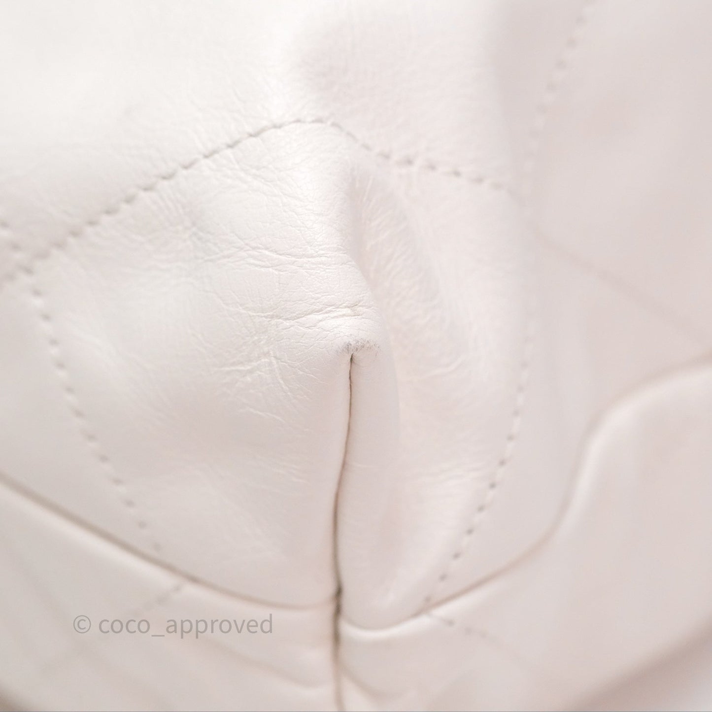 Chanel 22 Small White Shiny Calfskin Aged Gold Hardware