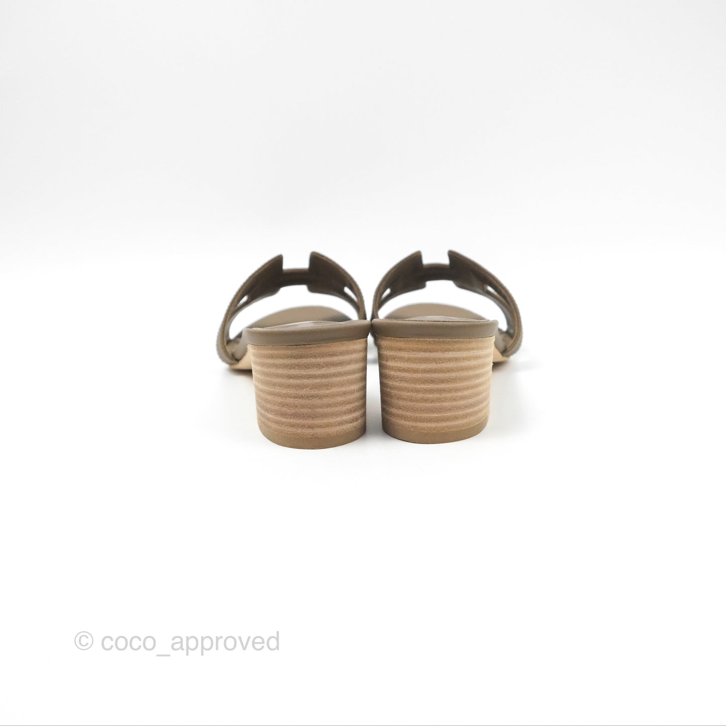 Hermès Oasis Sandals in Etoupe Epsom Size 37