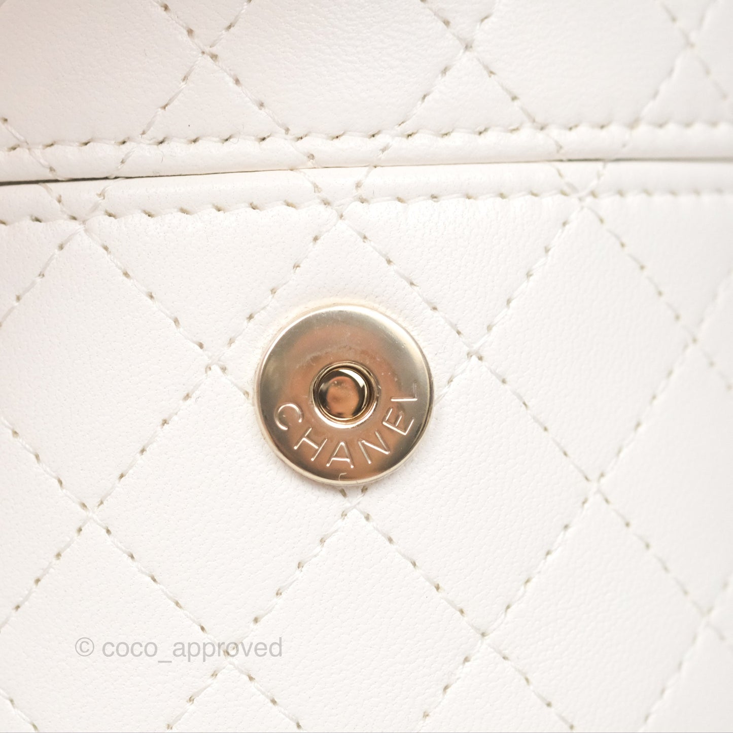 Chanel Quilted Round Vanity Clutch With Chain Lambskin White Gold Hardware