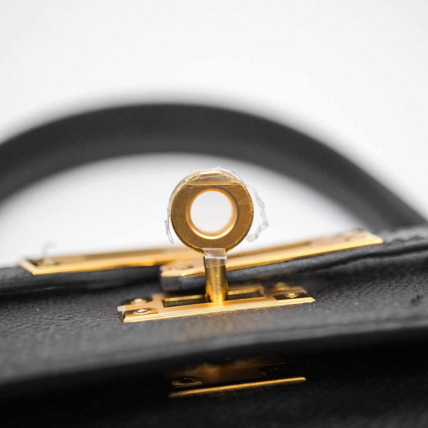Hermès Kelly 25 Black Noir 89 Epsom Gold Hardware
