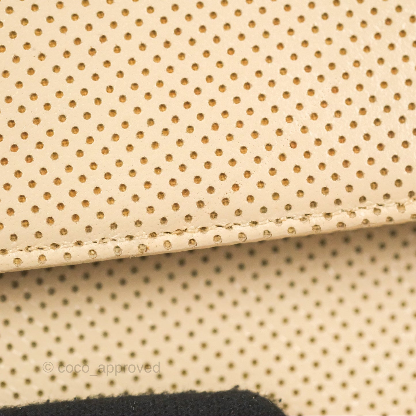 Chanel Vintage Medium Perforated Single Flap Beige/Red Matte Gold Hardware⁣⁣