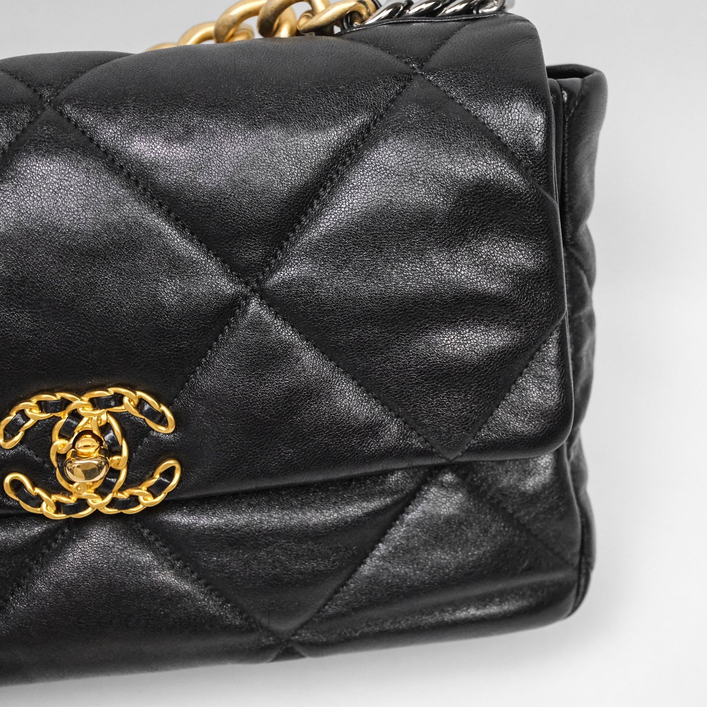 Chanel 19 Medium Black Mixed Hardware