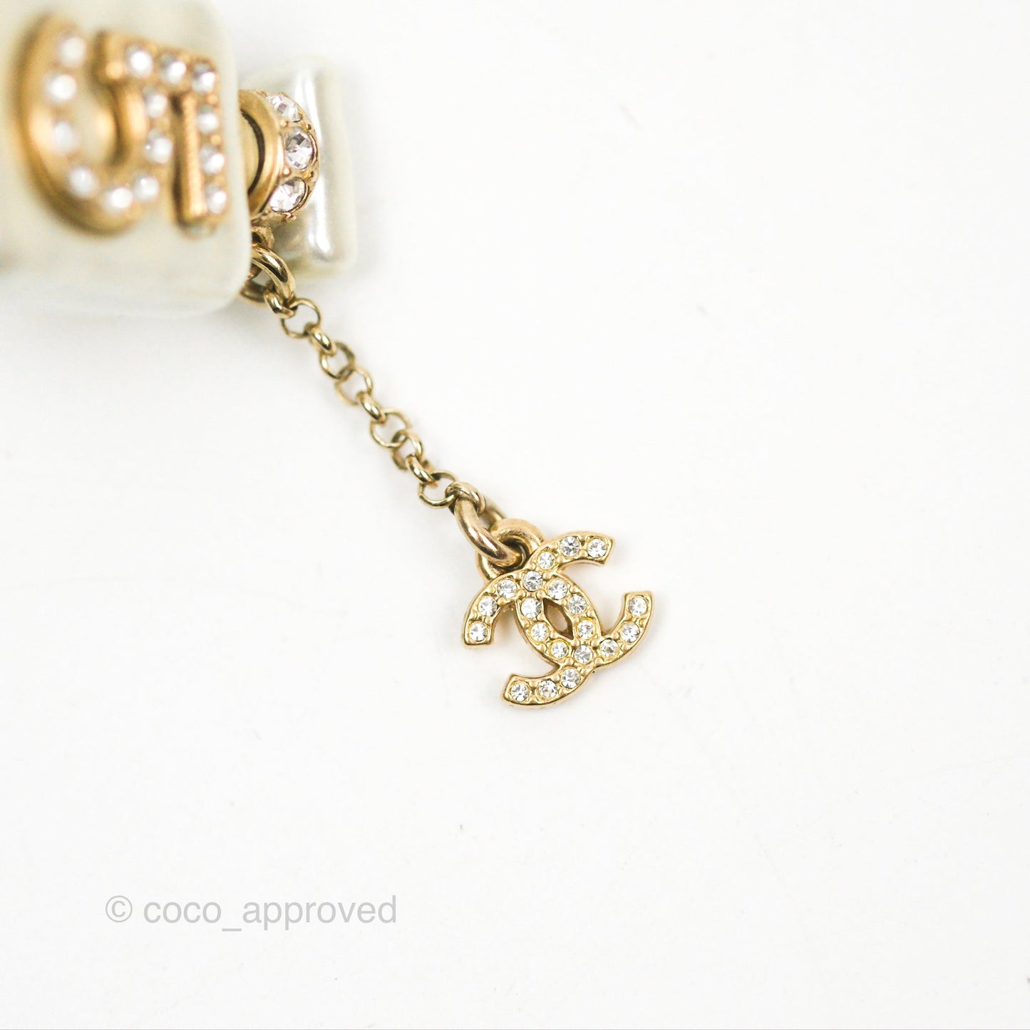 Chanel No5 Perfume Bottle Pearl Pin Brooch Gold Tone 22S