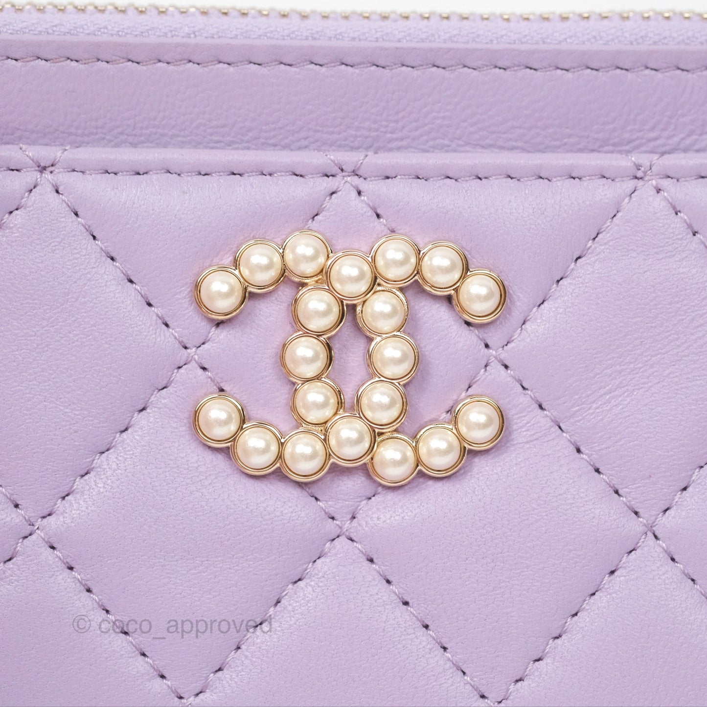 Chanel Pearl CC Zipped Card Holder Lilac Lambskin Gold Hardware 24P